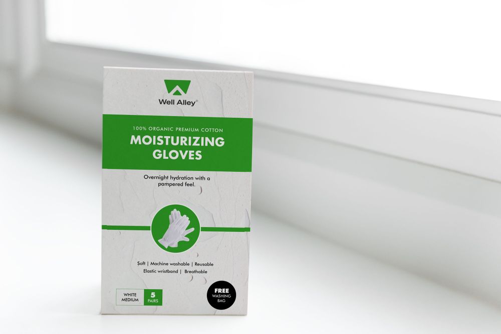 Well Alley Moisturizing Gloves Product Packaging